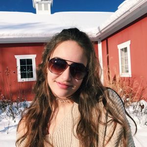 Meet your Posher, Emma